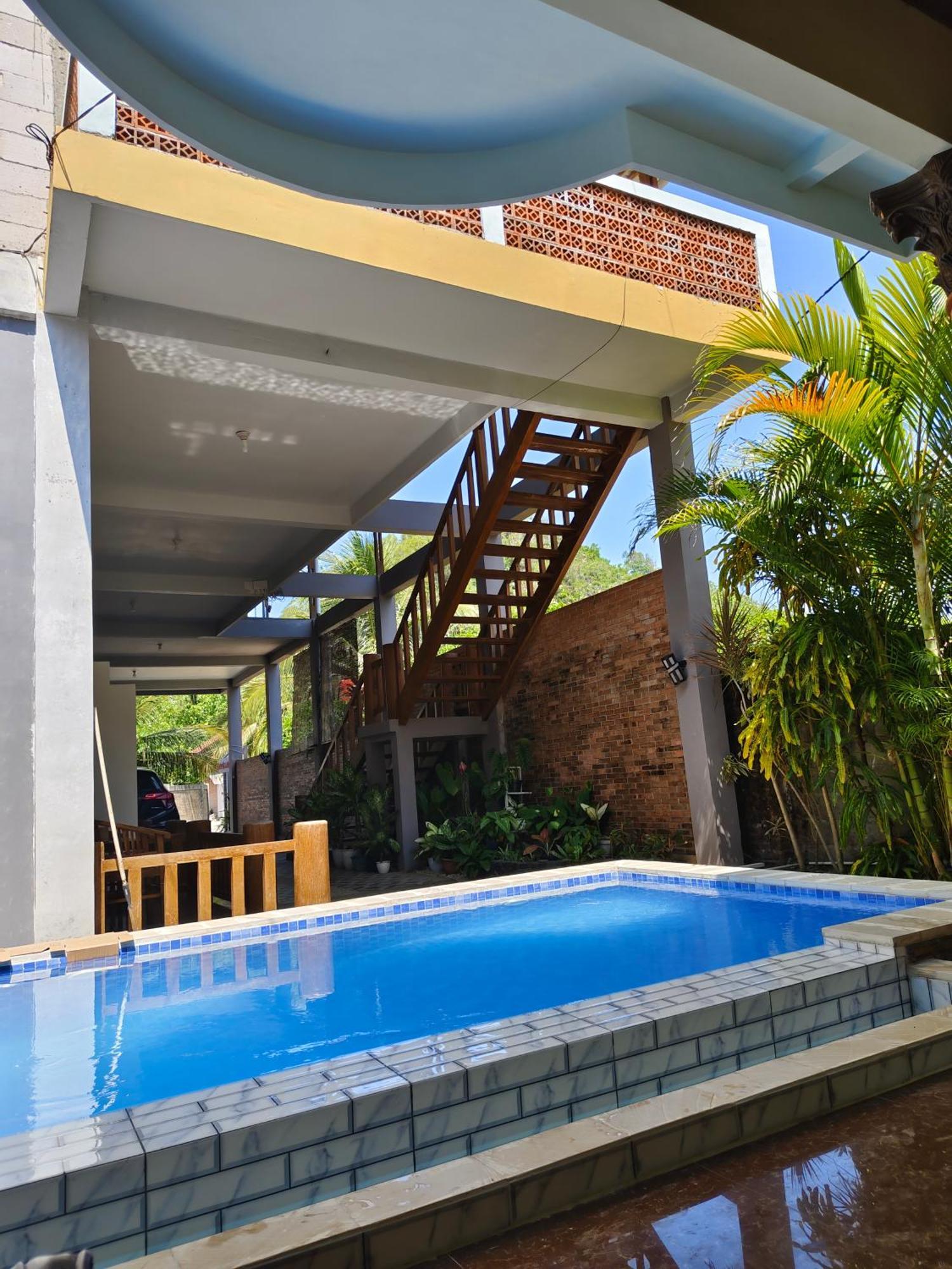 Arrys Watukarung Surfcamp Hotel Kalak Ngoại thất bức ảnh