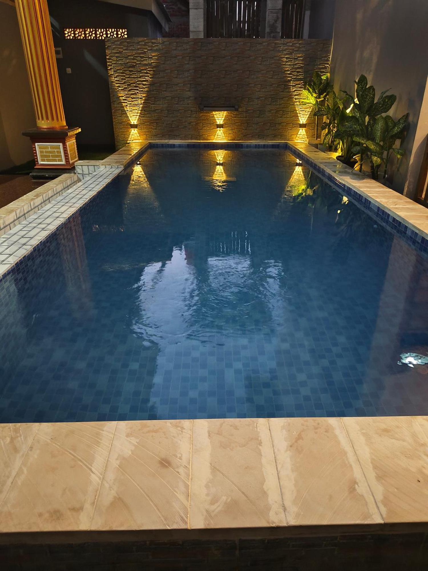 Arrys Watukarung Surfcamp Hotel Kalak Ngoại thất bức ảnh