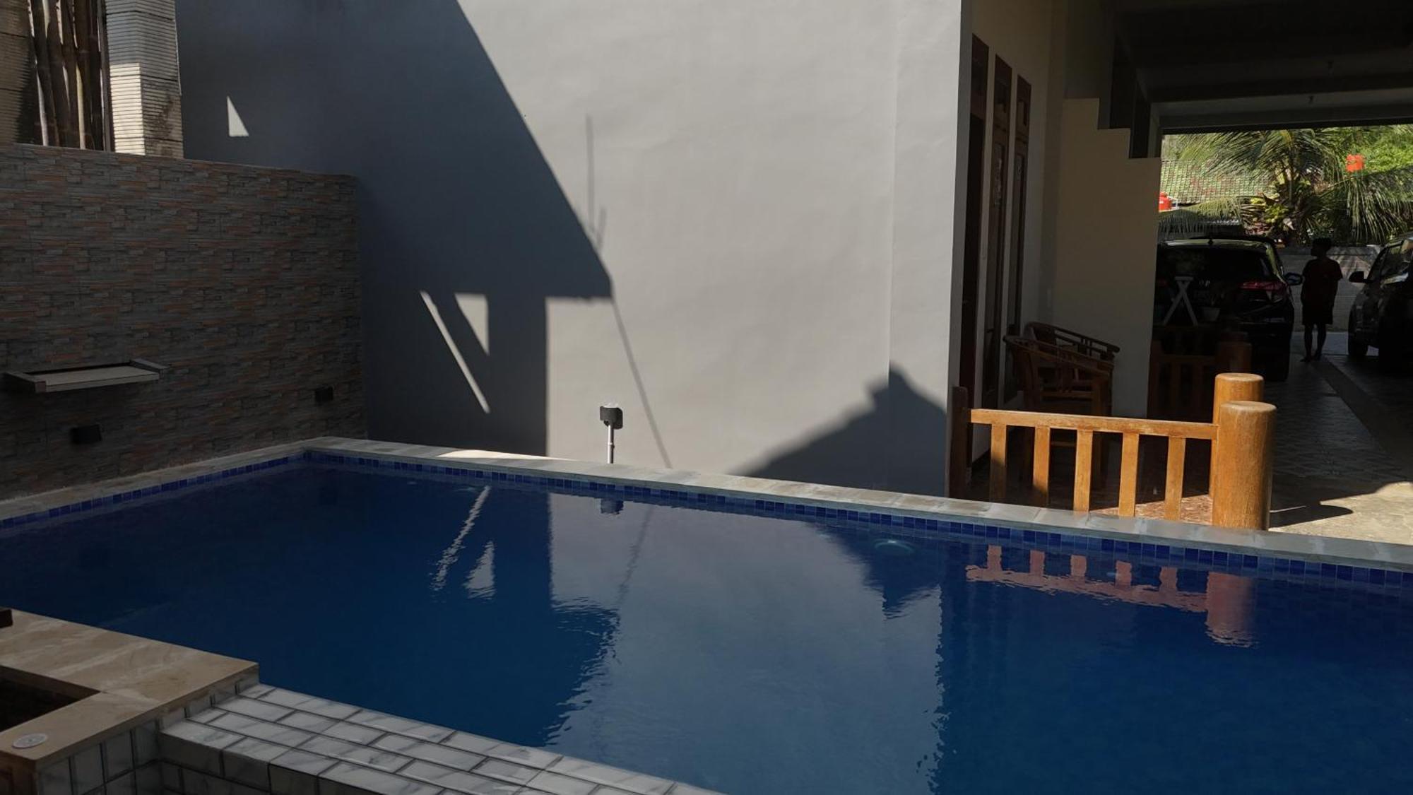 Arrys Watukarung Surfcamp Hotel Kalak Ngoại thất bức ảnh