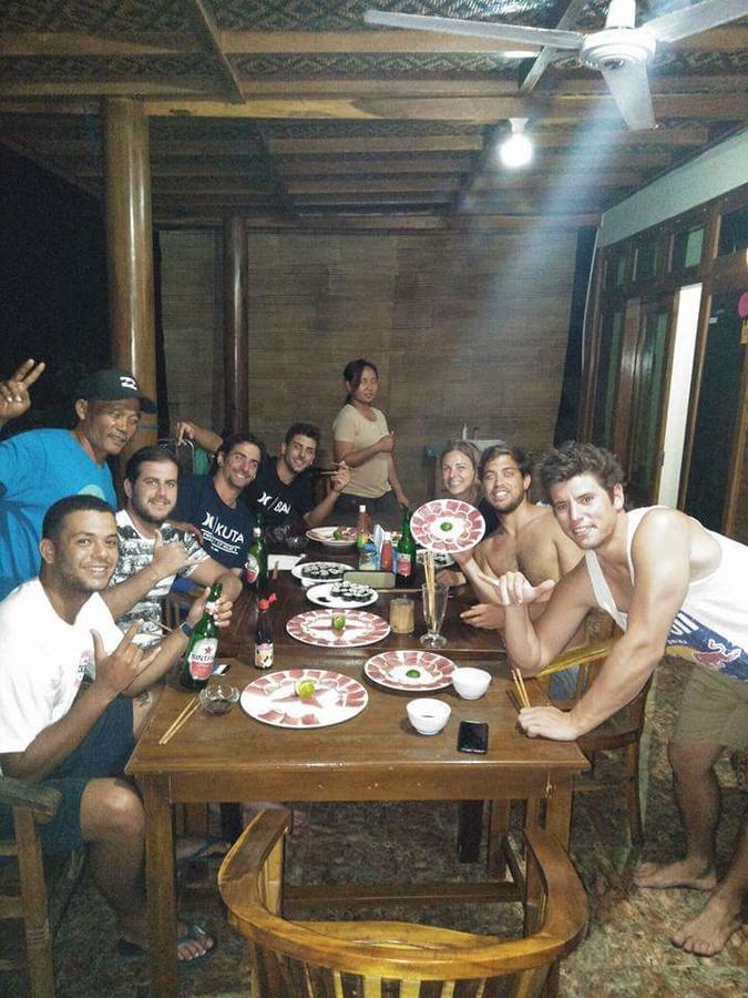 Arrys Watukarung Surfcamp Hotel Kalak Ngoại thất bức ảnh