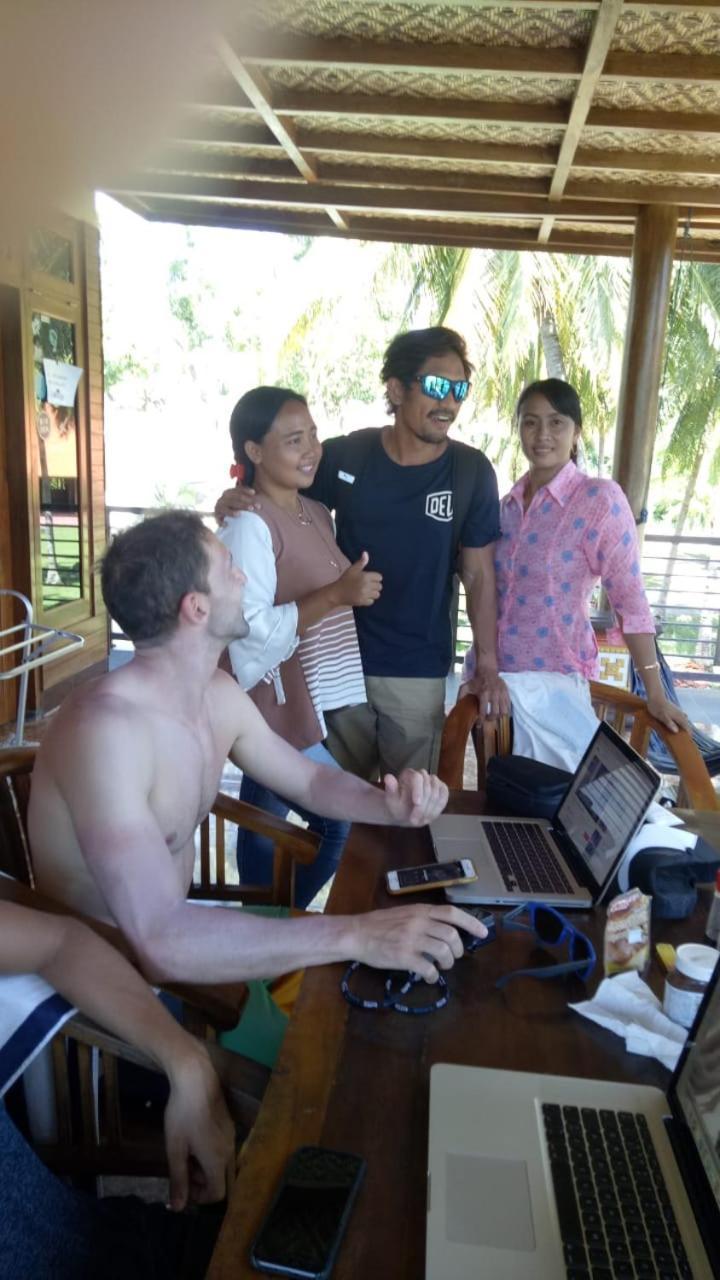 Arrys Watukarung Surfcamp Hotel Kalak Ngoại thất bức ảnh