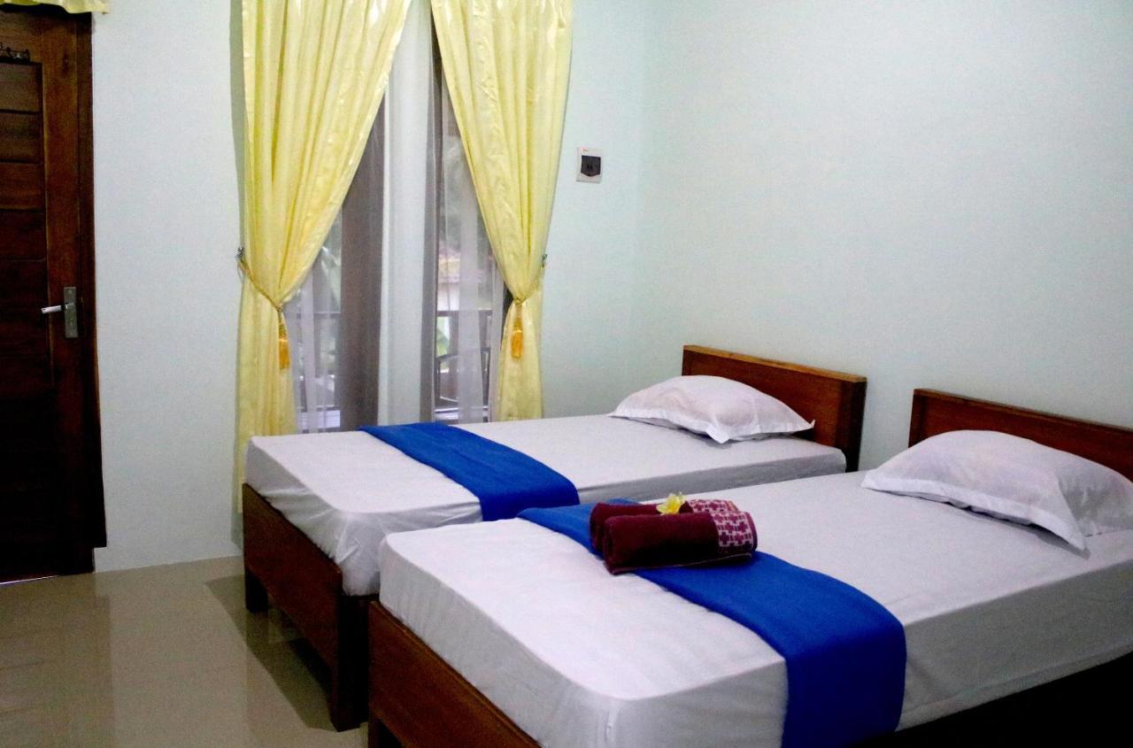 Arrys Watukarung Surfcamp Hotel Kalak Ngoại thất bức ảnh