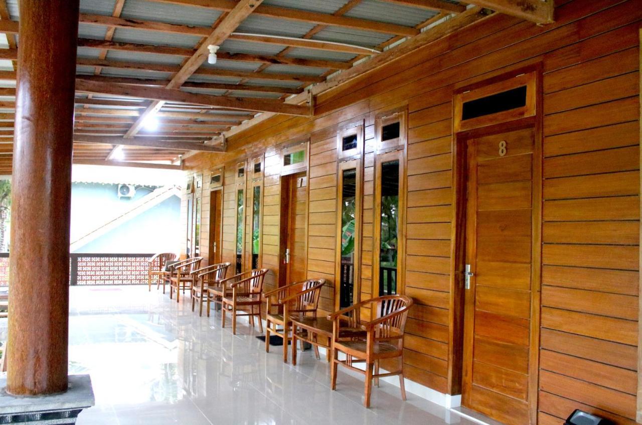 Arrys Watukarung Surfcamp Hotel Kalak Ngoại thất bức ảnh