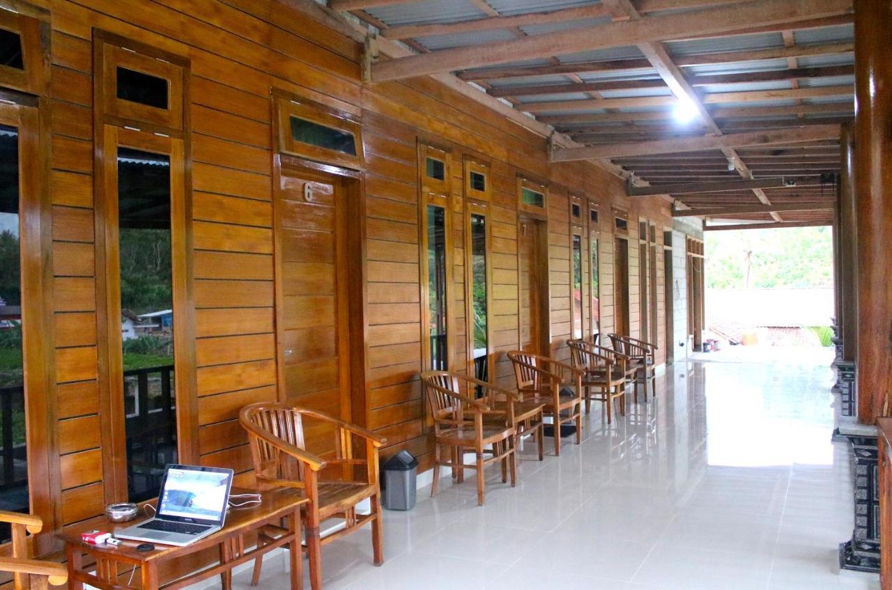 Arrys Watukarung Surfcamp Hotel Kalak Ngoại thất bức ảnh